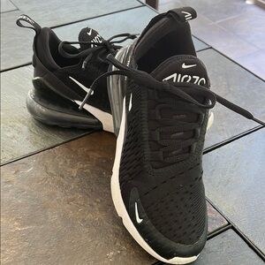 Nike Air Max 270 Black and White Sneakers 5.5
